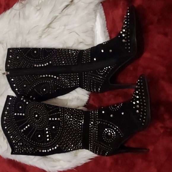 Olivia Miller velvet studded boots - Picture 2 of 6